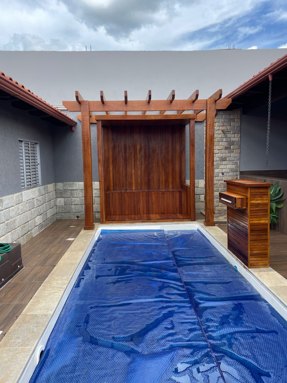 Pergolado de madeira