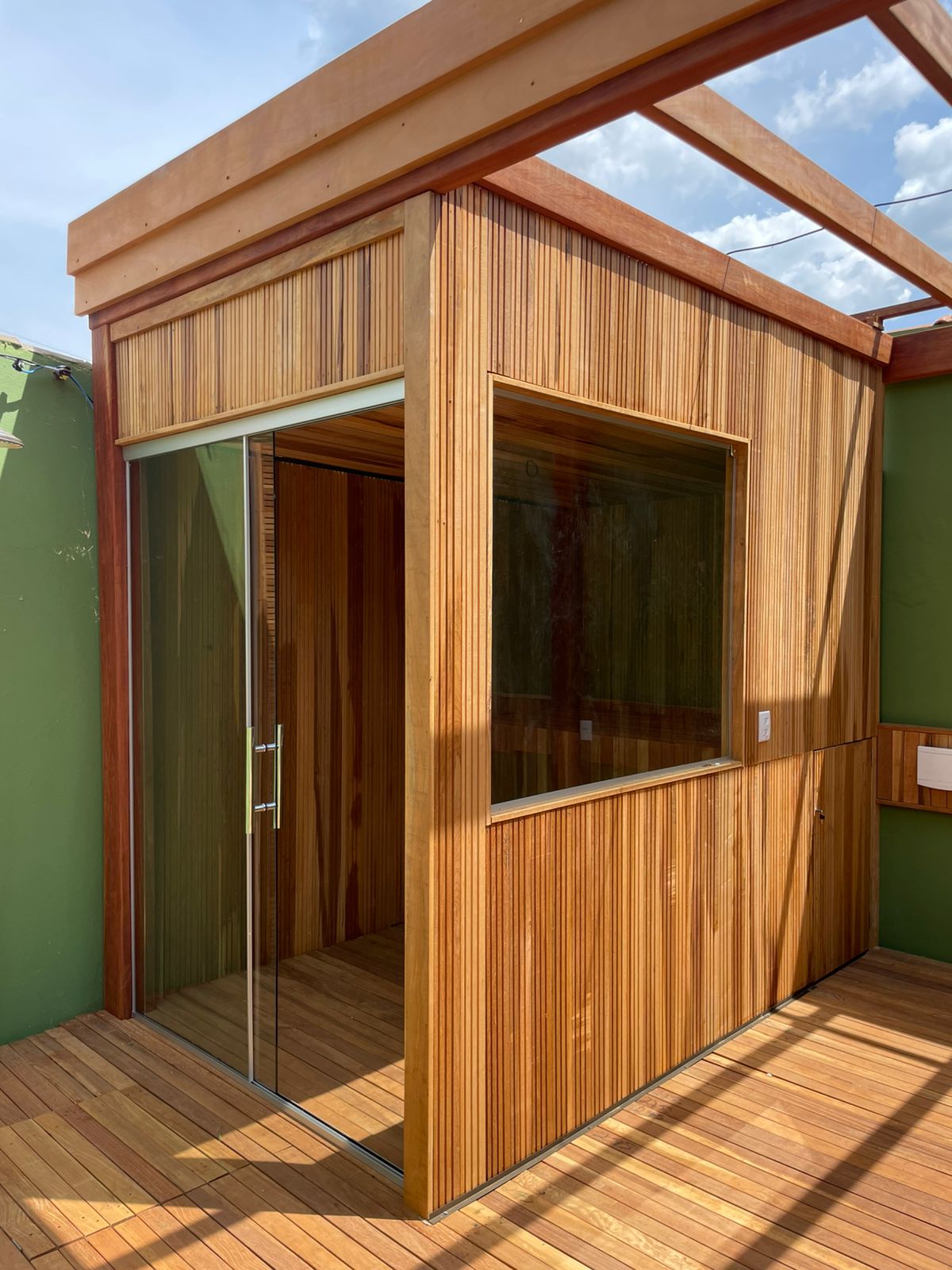 Sauna de madeira